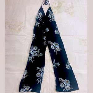 ✨ Stunning Floral Jumpsuit!